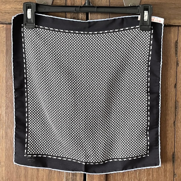 BRIONI Midnight Microprint Silk Pocket Square One Size - Picture 5 of 6